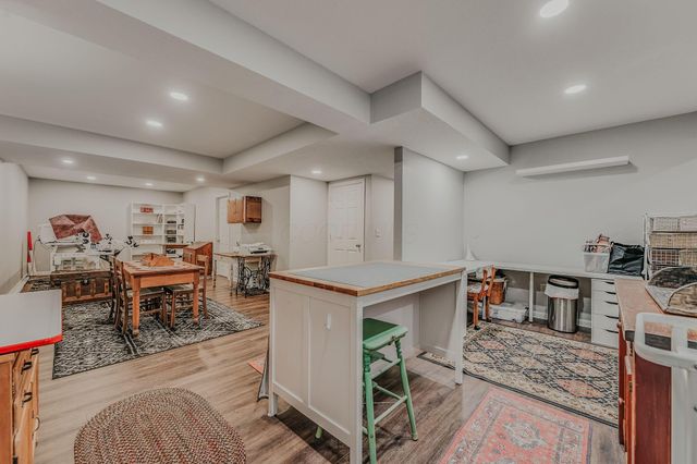 7392 Deer Valley Crossing, Powell, OH 43065