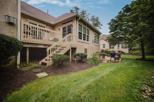 7392 Deer Valley Crossing, Powell, OH 43065