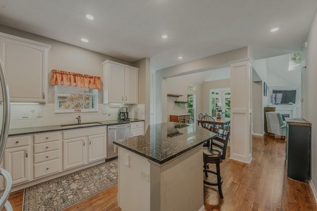 7392 Deer Valley Crossing, Powell, OH 43065