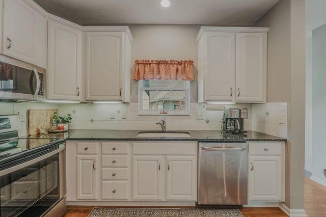 7392 Deer Valley Crossing, Powell, OH 43065