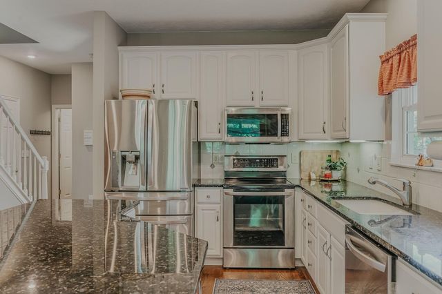 7392 Deer Valley Crossing, Powell, OH 43065