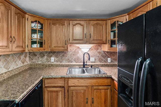 6 Kingston Drive, Fairview Heights, IL 62208
