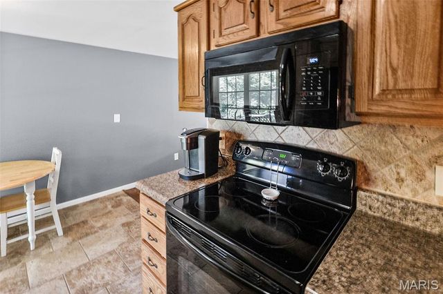 6 Kingston Drive, Fairview Heights, IL 62208