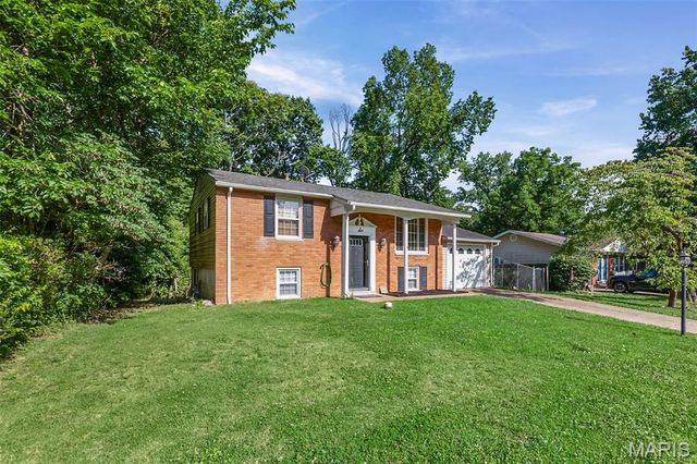 6 Kingston Drive, Fairview Heights, IL 62208