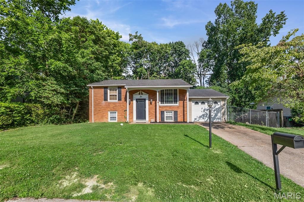 6 Kingston Drive, Fairview Heights, IL 62208