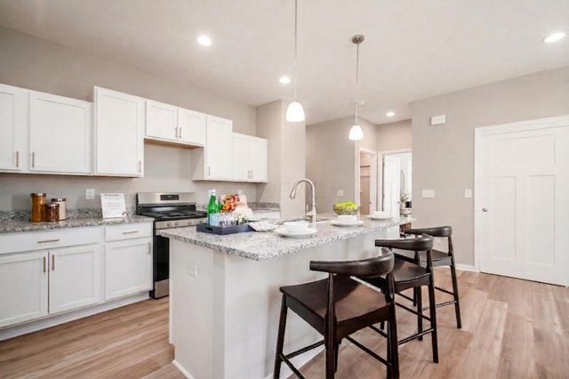 6040 Naughten Pond Drive, Columbus, OH 43213