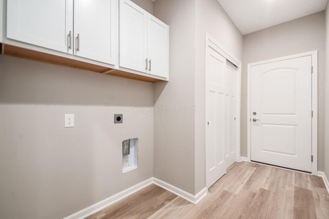 6040 Naughten Pond Drive, Columbus, OH 43213