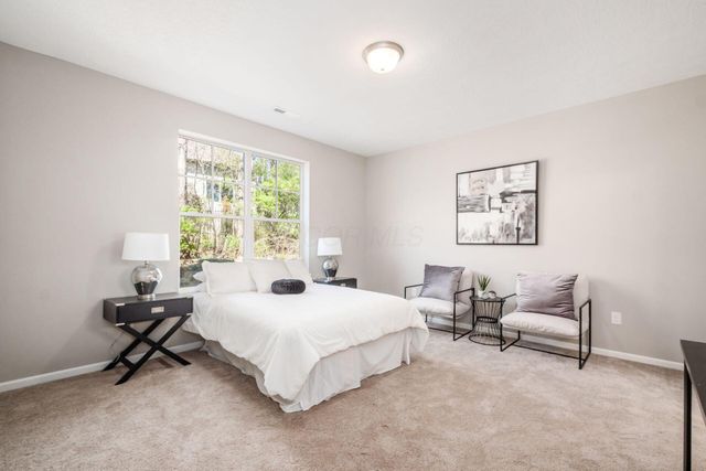 6040 Naughten Pond Drive, Columbus, OH 43213
