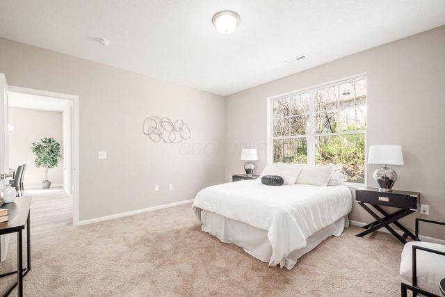 6040 Naughten Pond Drive, Columbus, OH 43213