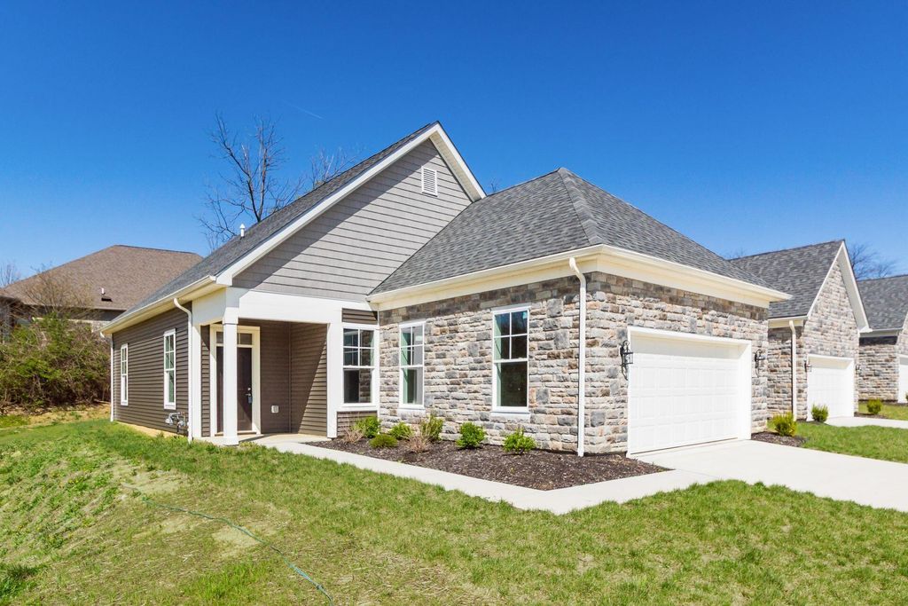 6040 Naughten Pond Drive, Columbus, OH 43213