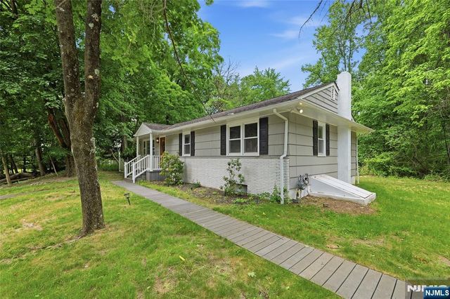 200 Conklintown Road, Ringwood, NJ 07456