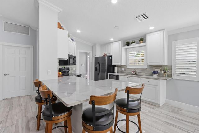8450 SAINT JOHNS Court, Wellington, FL 33414
