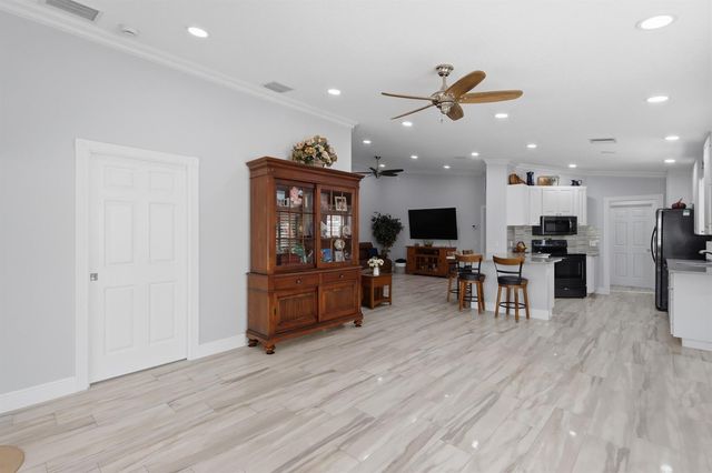 8450 SAINT JOHNS Court, Wellington, FL 33414