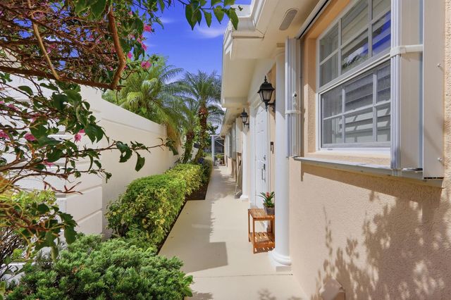 8450 SAINT JOHNS Court, Wellington, FL 33414
