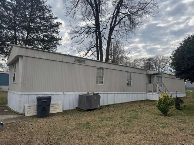 521 Bay Creek Crossing, Loganville, GA 30052