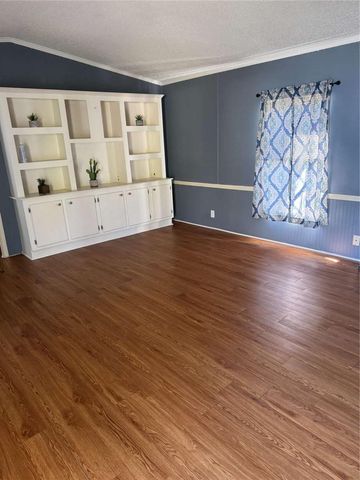 521 Bay Creek Crossing, Loganville, GA 30052