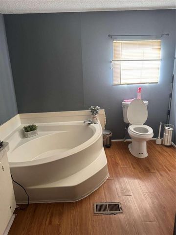 521 Bay Creek Crossing, Loganville, GA 30052