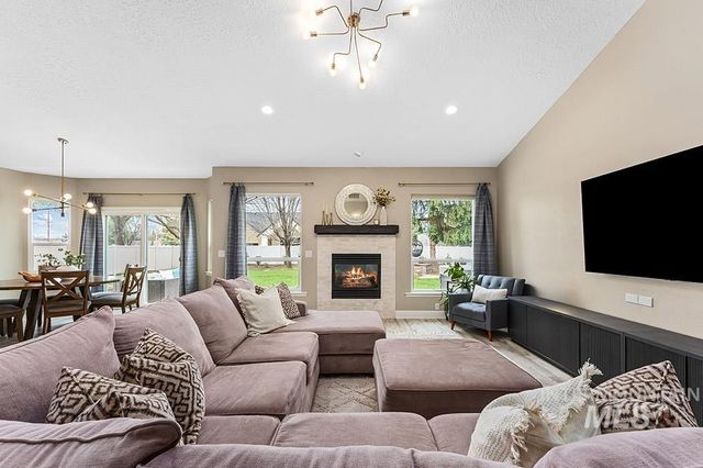 151 N Lost Canyon, Eagle, ID 83616