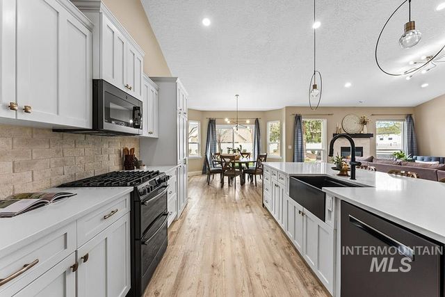 151 N Lost Canyon, Eagle, ID 83616