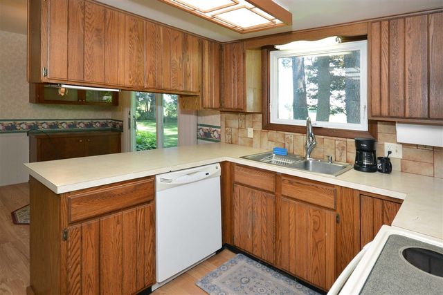 50829 Barber Street, Paw Paw, MI 49079