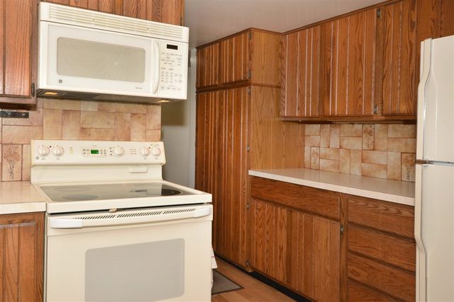 50829 Barber Street, Paw Paw, MI 49079