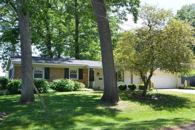50829 Barber Street, Paw Paw, MI 49079
