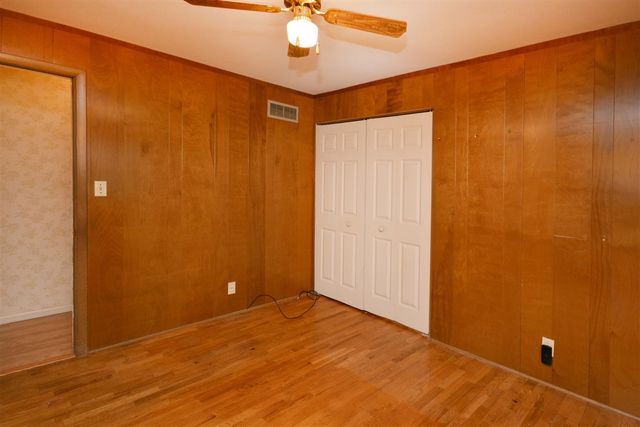 50829 Barber Street, Paw Paw, MI 49079