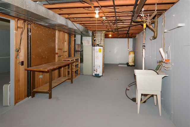 50829 Barber Street, Paw Paw, MI 49079