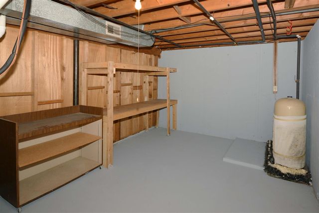 50829 Barber Street, Paw Paw, MI 49079