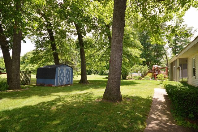 50829 Barber Street, Paw Paw, MI 49079