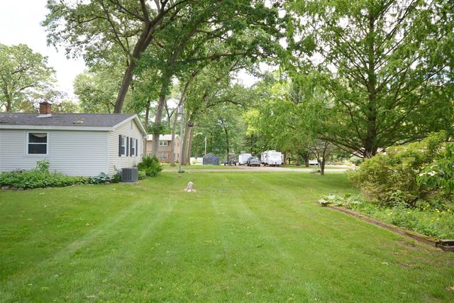 50829 Barber Street, Paw Paw, MI 49079