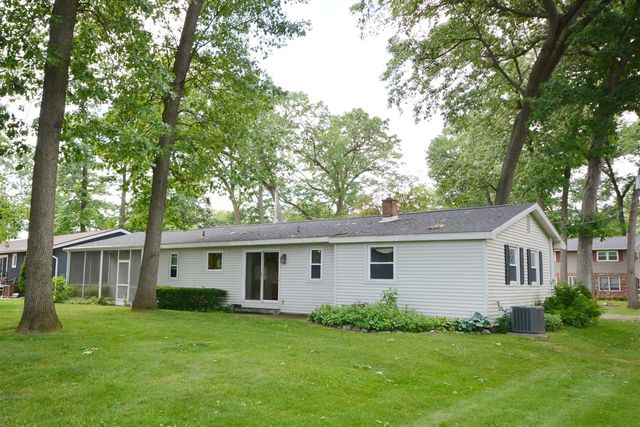 50829 Barber Street, Paw Paw, MI 49079