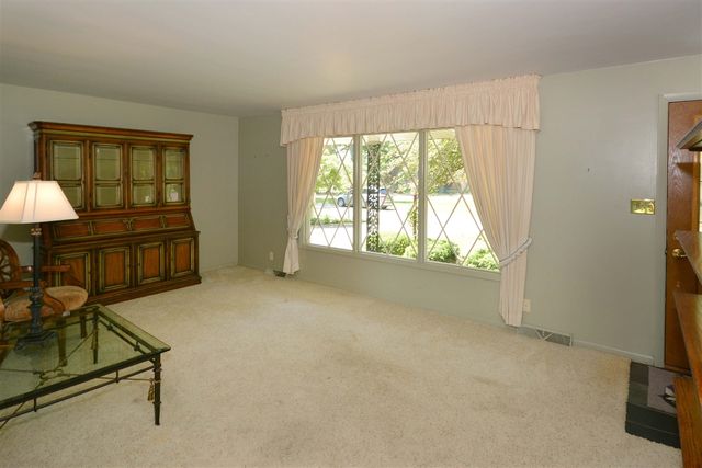 50829 Barber Street, Paw Paw, MI 49079
