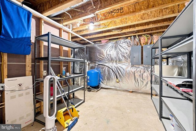 36951 WELLINGTON DR, Purcellville, VA 20132