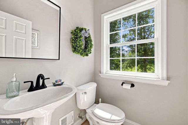 36951 WELLINGTON DR, Purcellville, VA 20132