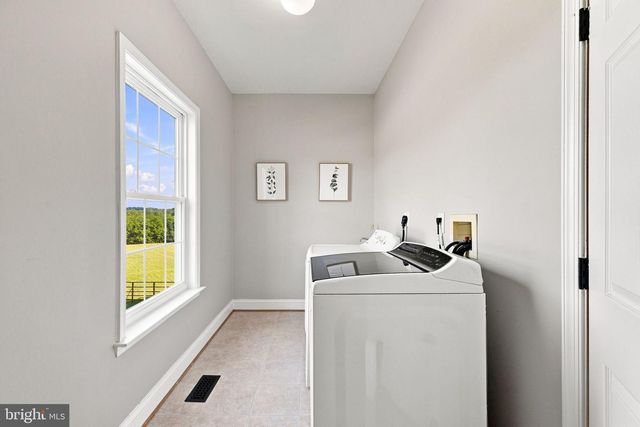 36951 WELLINGTON DR, Purcellville, VA 20132