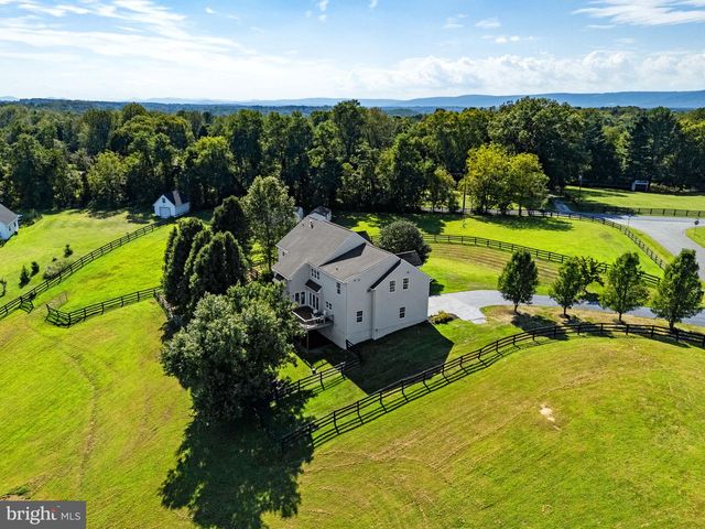 36951 WELLINGTON DR, Purcellville, VA 20132