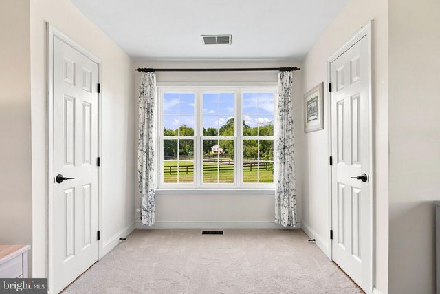 36951 WELLINGTON DR, Purcellville, VA 20132