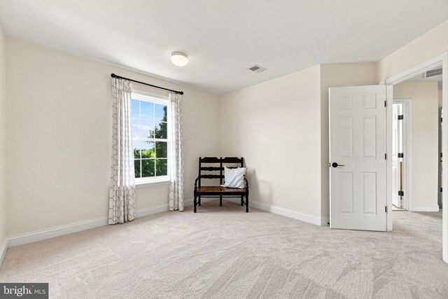 36951 WELLINGTON DR, Purcellville, VA 20132