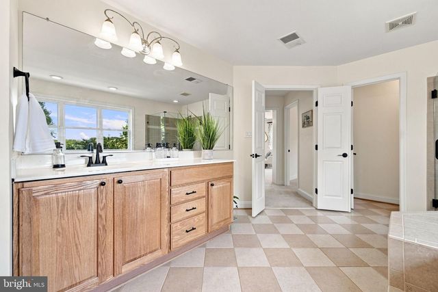 36951 WELLINGTON DR, Purcellville, VA 20132