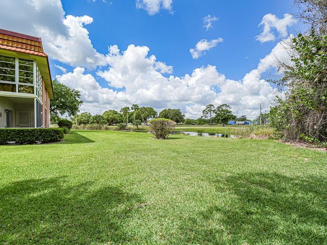 4 Vista Palm Lane 105, Vero Beach, FL 32962