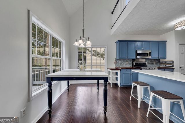 7211 Meadow Gate Way, Woodstock, GA 30189
