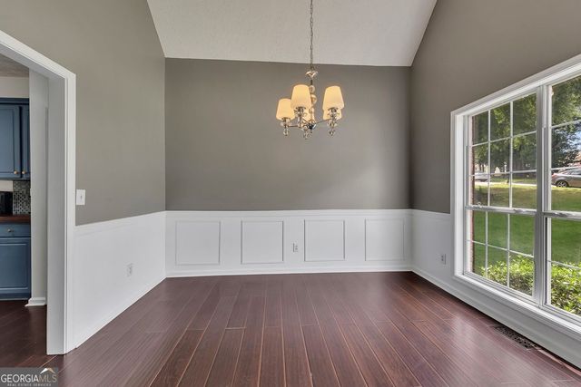 7211 Meadow Gate Way, Woodstock, GA 30189