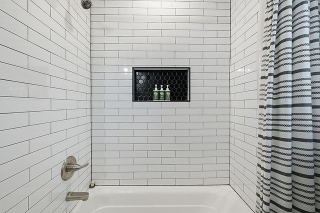 265 Bentwood Drive, Pottsboro, TX 75076