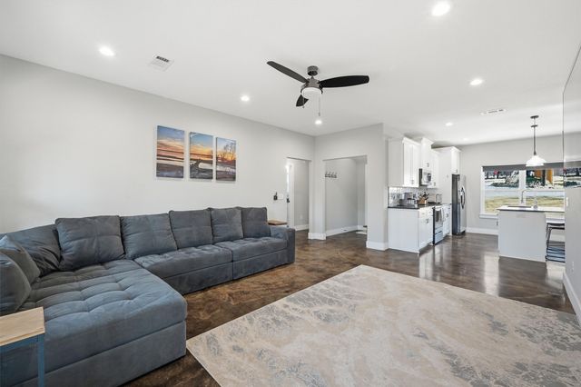 265 Bentwood Drive, Pottsboro, TX 75076