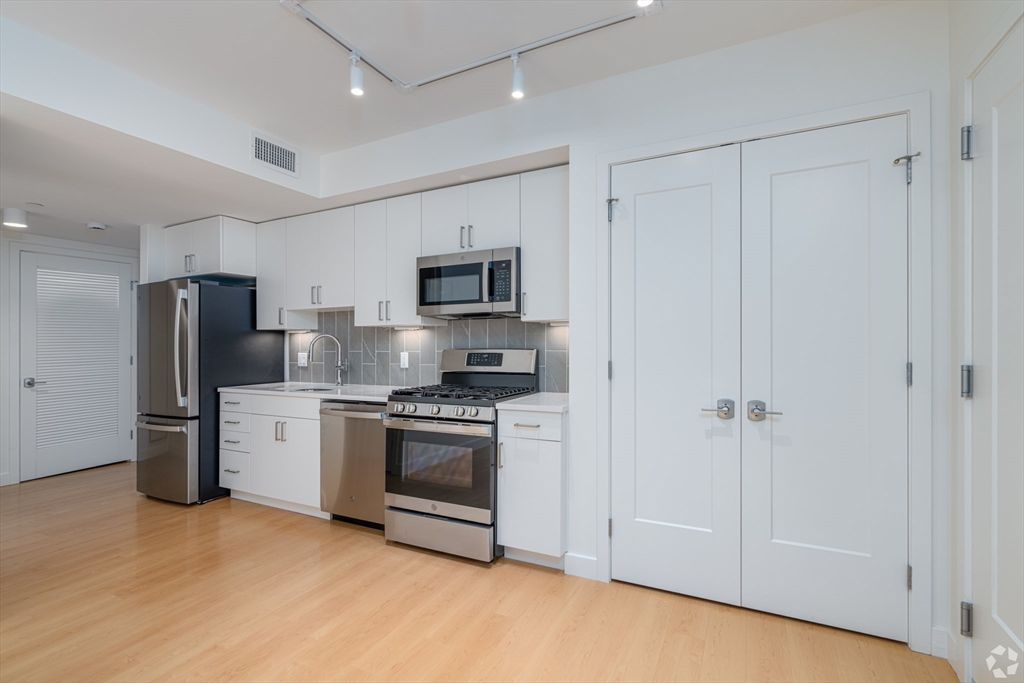 605 Concord 211, Cambridge, MA 02138