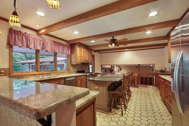 11920 45th AVENUE, Pleasant Prairie, WI 53158
