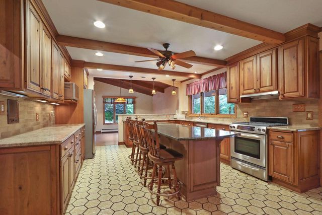 11920 45th AVENUE, Pleasant Prairie, WI 53158