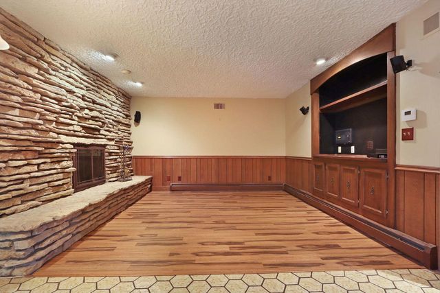 11920 45th AVENUE, Pleasant Prairie, WI 53158