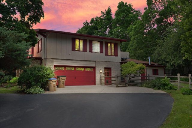 11920 45th AVENUE, Pleasant Prairie, WI 53158